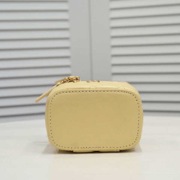 シャネルバッグ内部構造